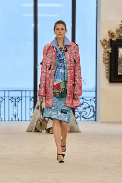 Look 70